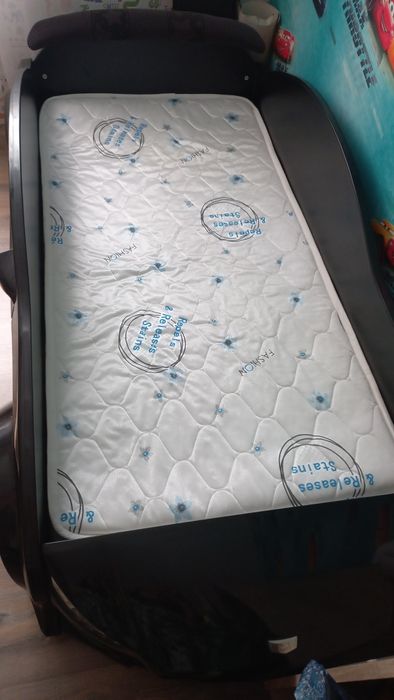 Кровать- машина с матрасом 60000