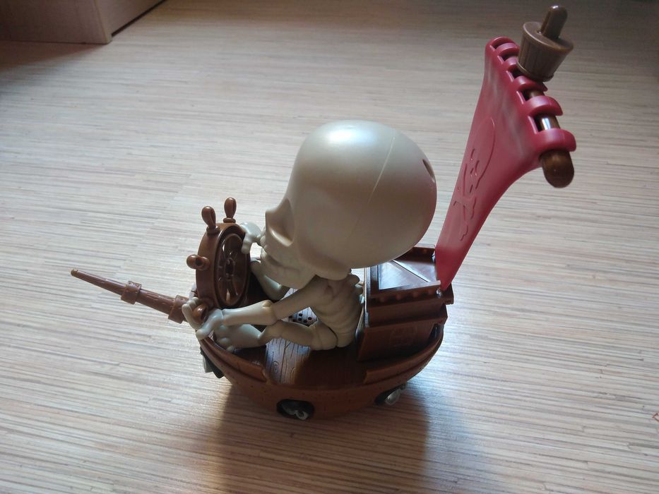 Интерактивна игра Привиденията на Джони Черепа, балони цифри 5 и 8