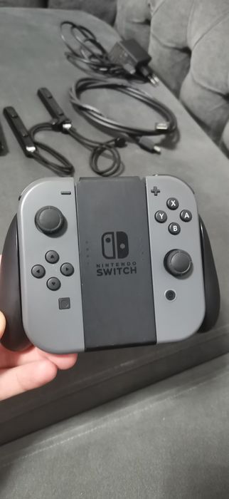 Vând consola Nintendo swich utilizat