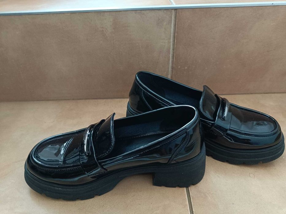 Vand pantofi dama firma Berliner, ca noi