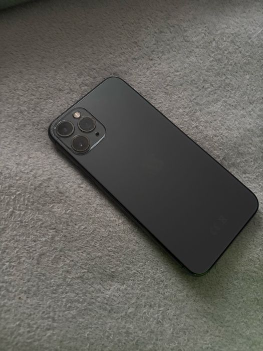 Vând iphone 11 pro