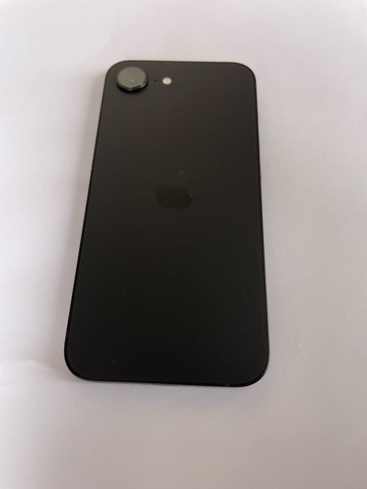 iPhone 17e – като нов, почти неизползван!