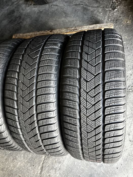 4 anvelope iarna 255/40/18 + 225/45/18 , Pirelli , RunFlat , BMW* , DOT 2024 , 6-7 mm !