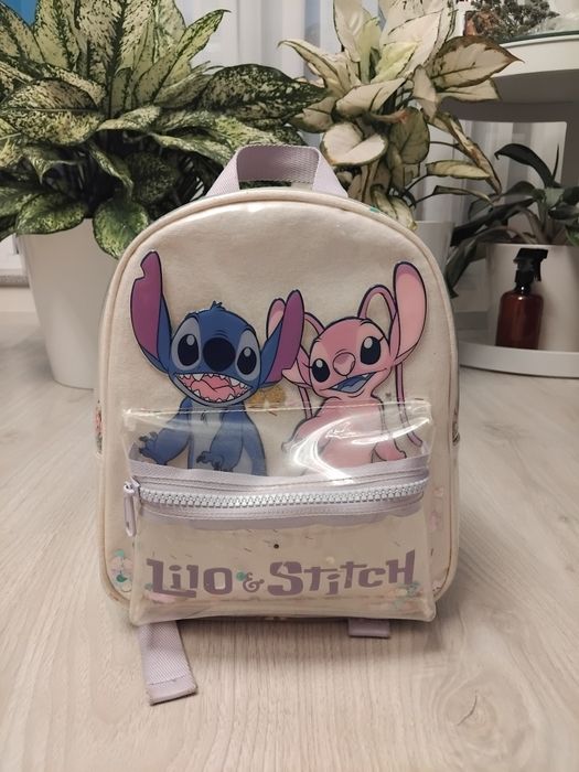 Ghiozdanel de la zara cu stitch