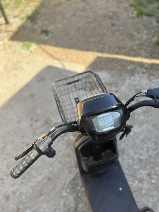 Scuter electric - moped