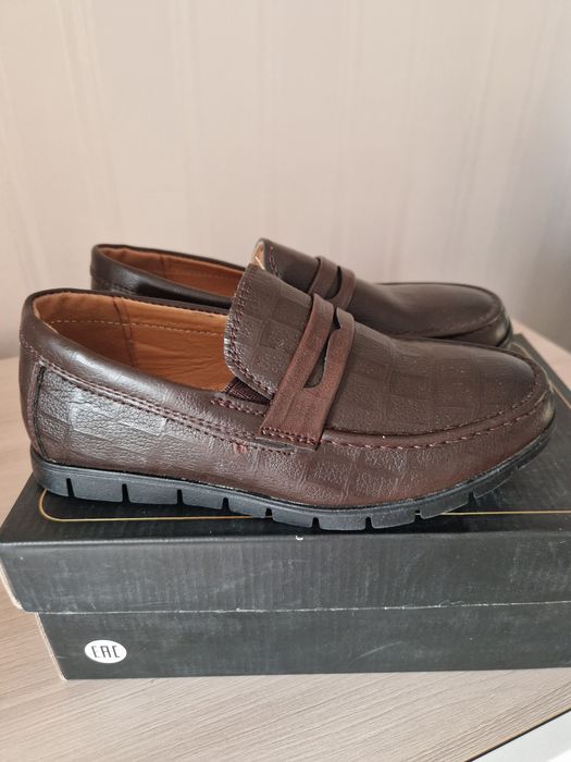 Туфли на мальчика.