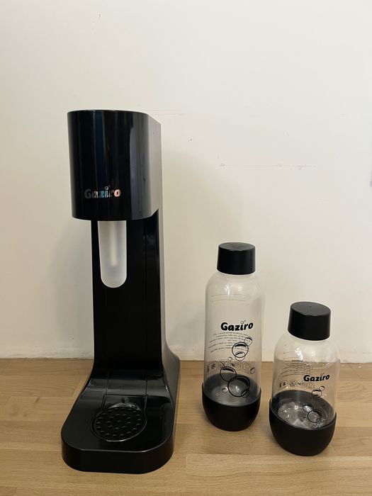 Уред за газирана вода Gaziro с две бутилки