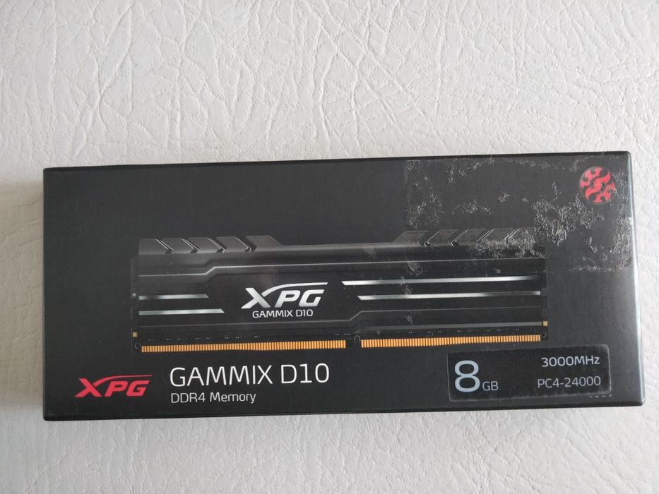 Оперативки XPG GAMMIX D10 8G