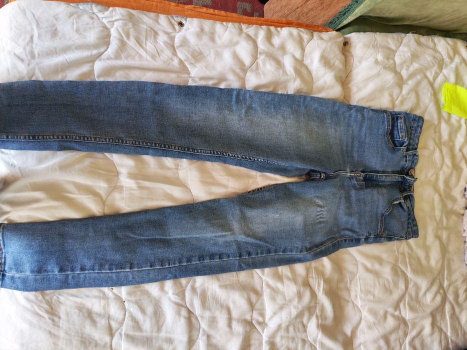 Vând pantaloni de la Bershka