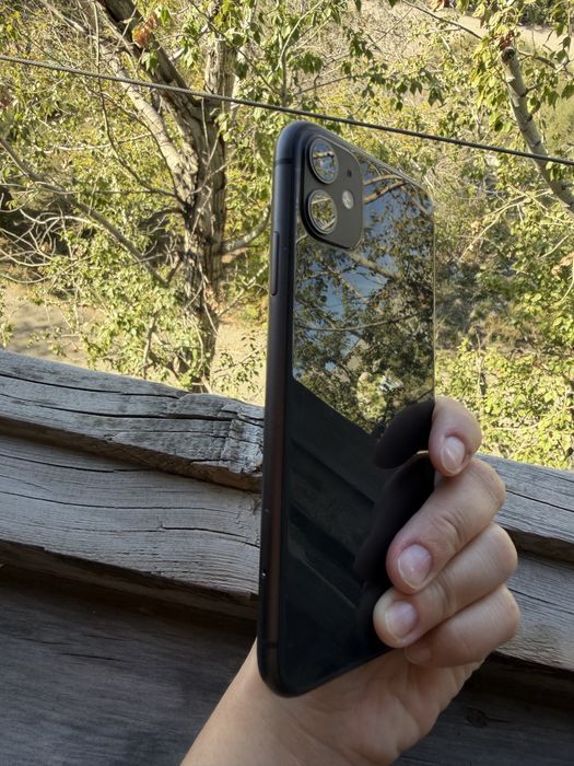 Продам iPhone 11