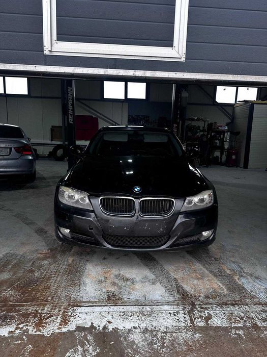 Dezmembrez BMW Seria 3 E90