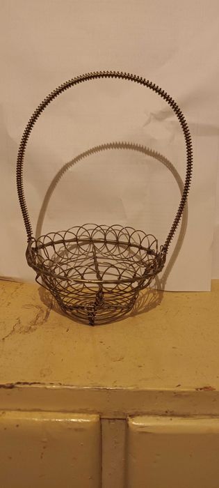 метална кошничка декоративна