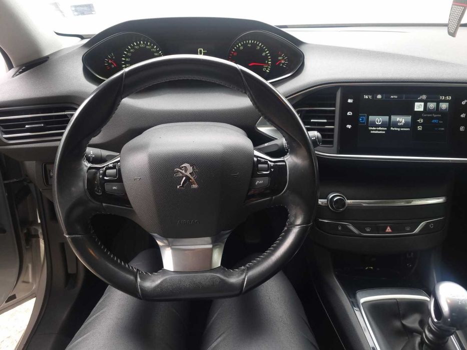 Peugeot 308 1.6 безнин 125к.с. 2014г.