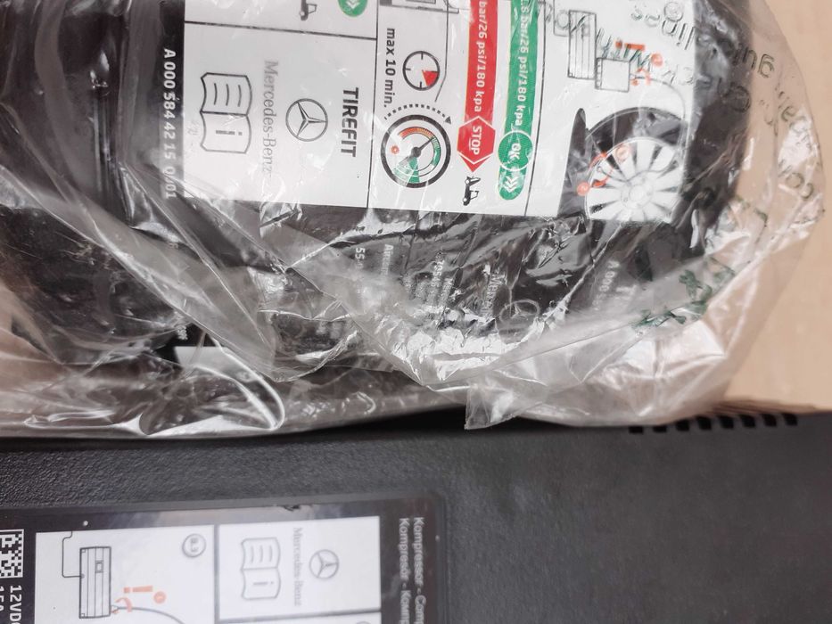 Compresor auto umflat roti + spuma,kit pana pt.gama MERCEDES    180 W