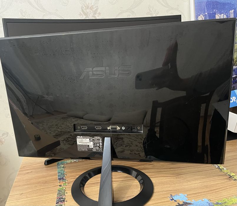Монитор ASUS в хорошем состоянии