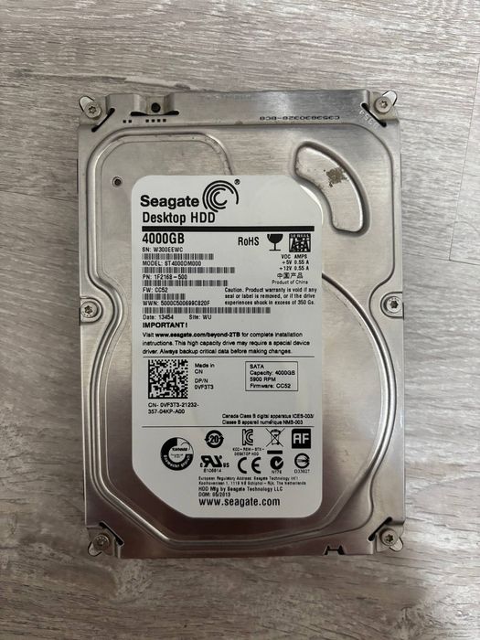 Жоский диск Seagate Desktop HDD 4ТБ 
Seagate Desktop HD
Seagate Deskto