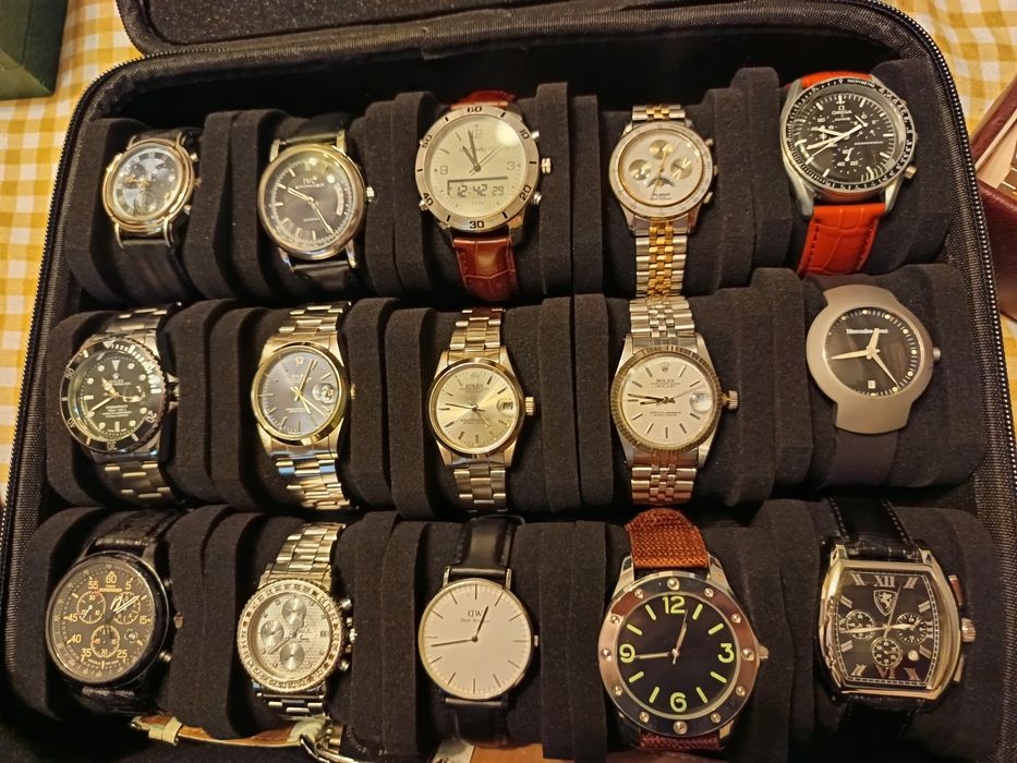 Vând ceasuri automatice și electronice