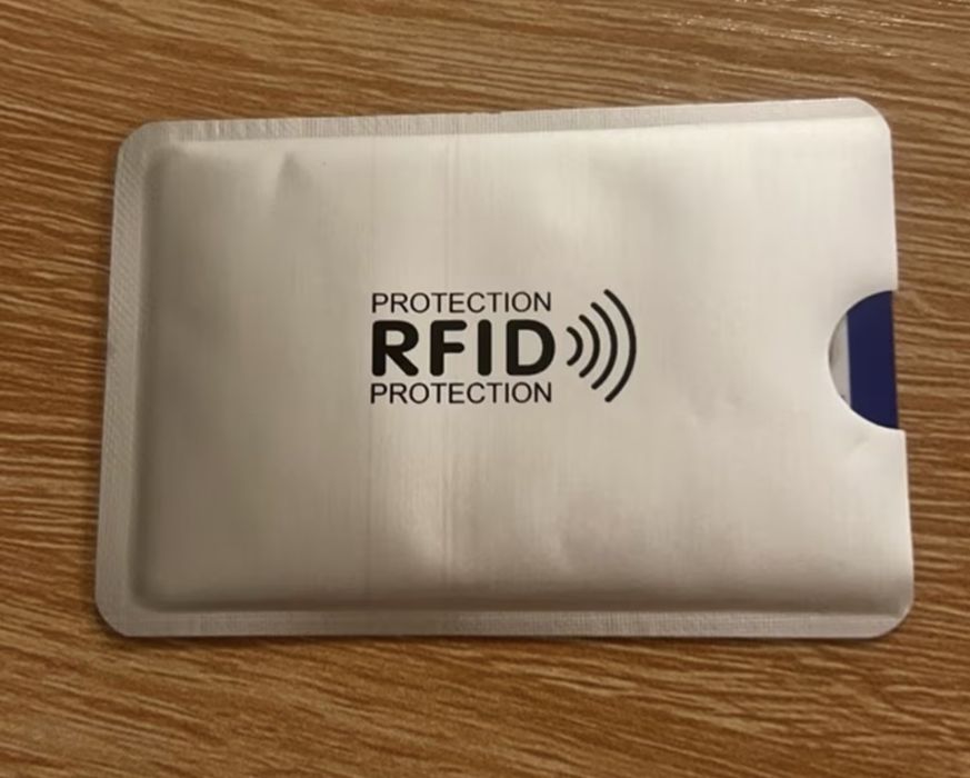 Протектор RFID за банкови карти