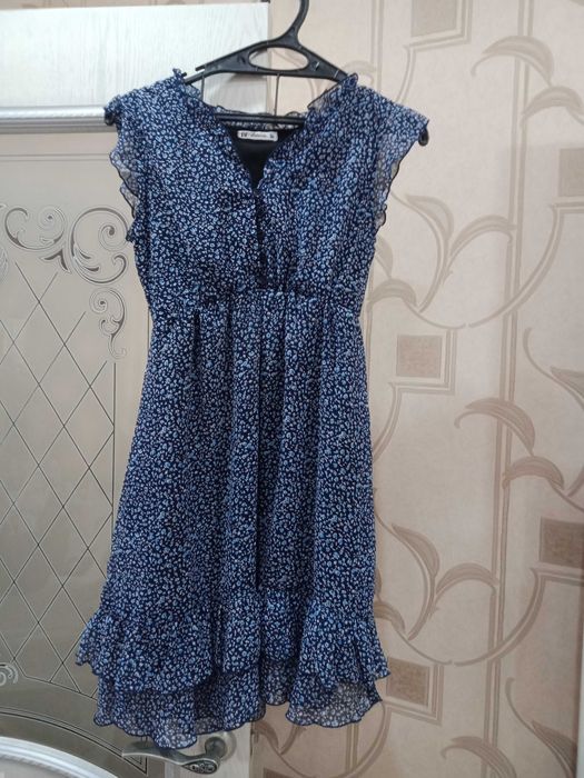 Продам платье и туфли , брюки