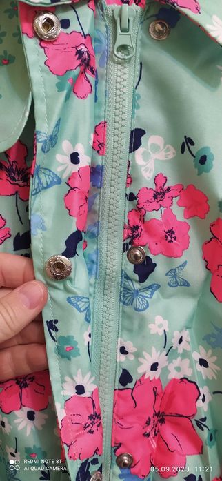 Стильный модный плащ на девочку