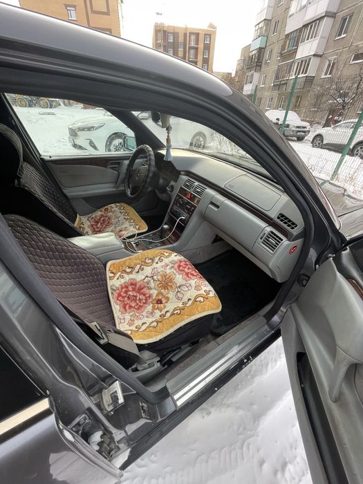 Продам мерседес 210