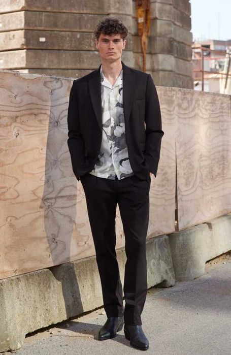 Costum slim fit premim Bruuns Bazaar 48 M negru material respirabil