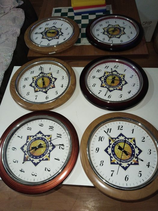 Продам часы настенные