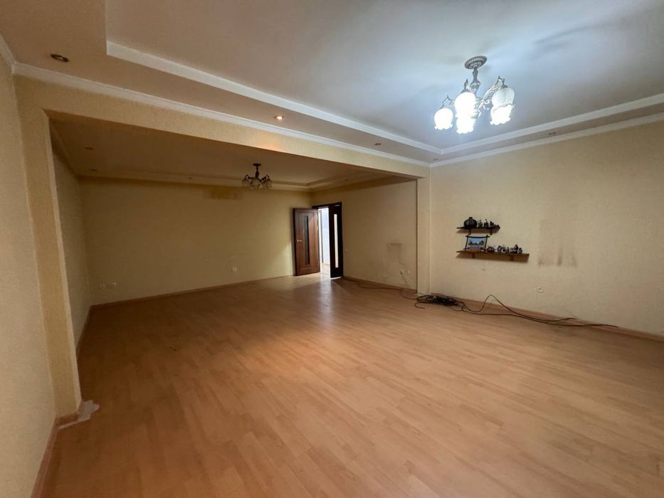 Продажа квартиры под офис Нукусская 157 кв.м. 4 комнаты