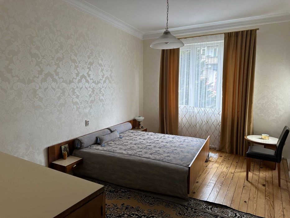 Дава се под наем Тристаен апартамент в София, Център - 100 кв.м за 847.62 € - Снимка #4