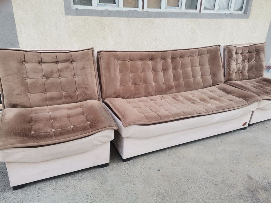 Раскладной диван,хорошее состояние