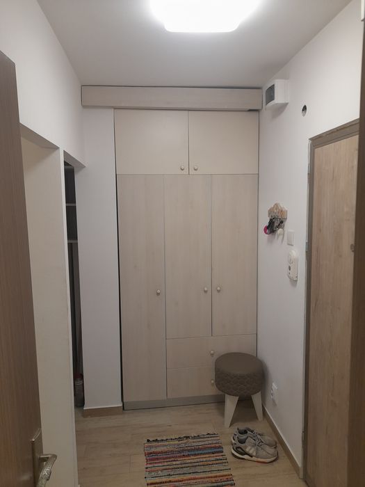Inchiriez apartament