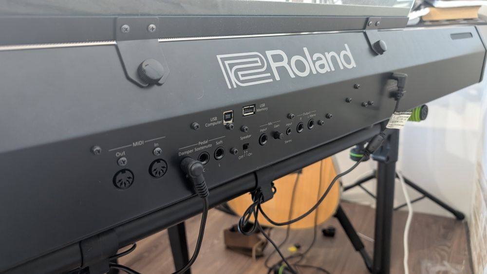 Vând pian digital Roland FP-90X