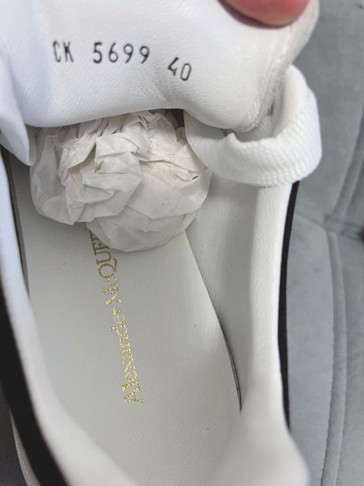 Adidasi Alexander Mcquern “ White” Black”