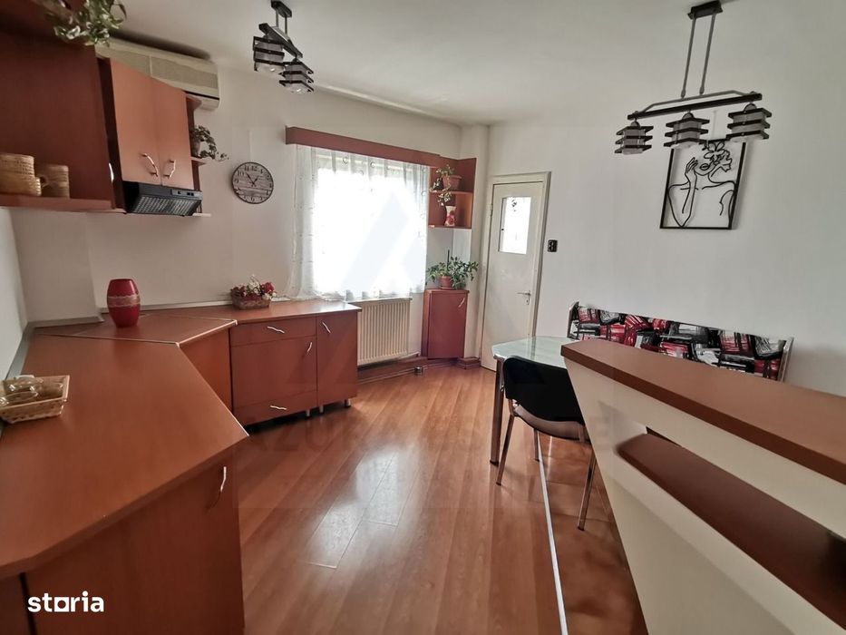 Apartament 4 camere 90 mp utili 2 băi 3 balcoane zona Ultracentrală