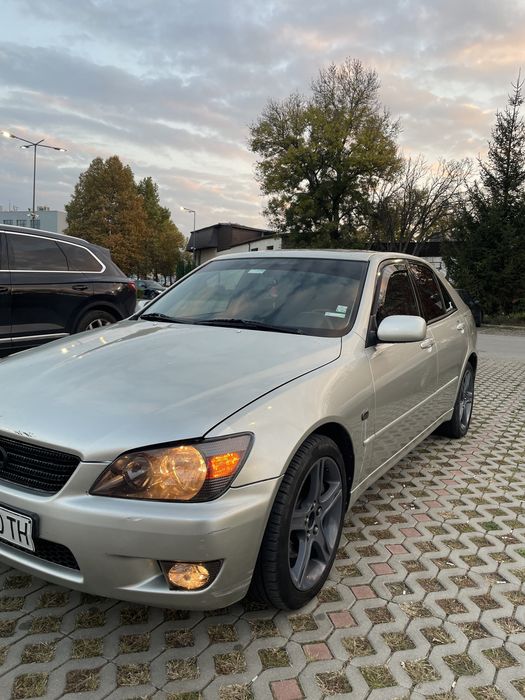 Продавам/бартер Lexus is200
