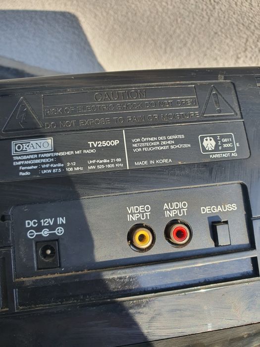 Преносим цветен телевизор с радио  Okano