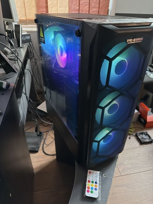 Sistem Desktop Gaming Nou i5 12gen 32g d5 1tb nvme RTX5060 8g