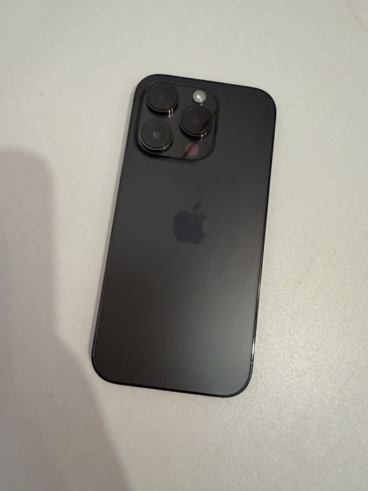 Продам телефон айфон 14 про