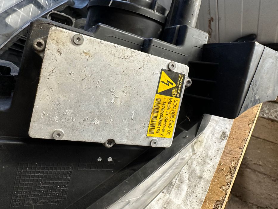 Ксенонови фарове Nissan Qashqai 2007