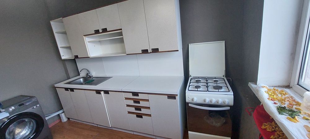 Продам кухонный гарнитур, б/у, пр. Чехия