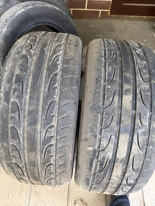 Продам шины Dunlop 245-45 R19
