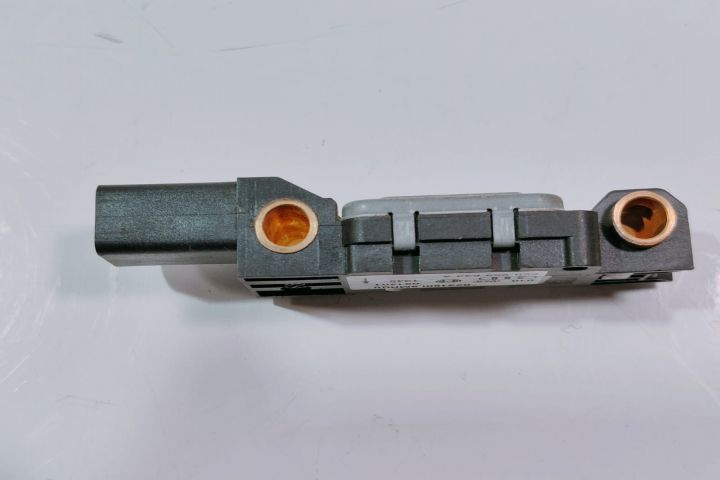 Senzor impact 8E0959643A Audi A4 B6