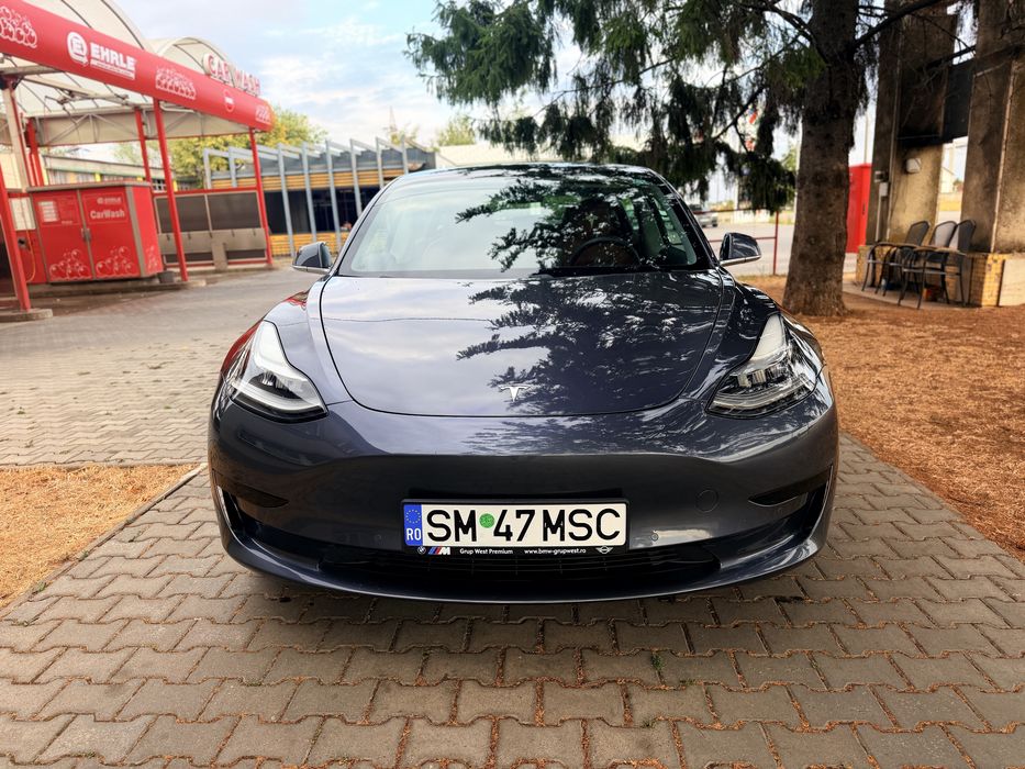 Tesla Model 3 RWD