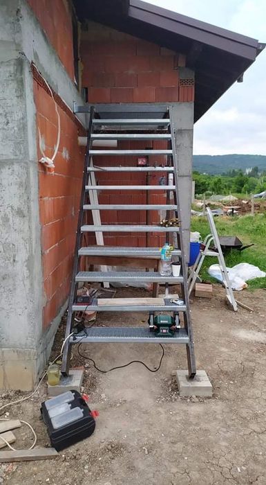 Метални врати за мазета