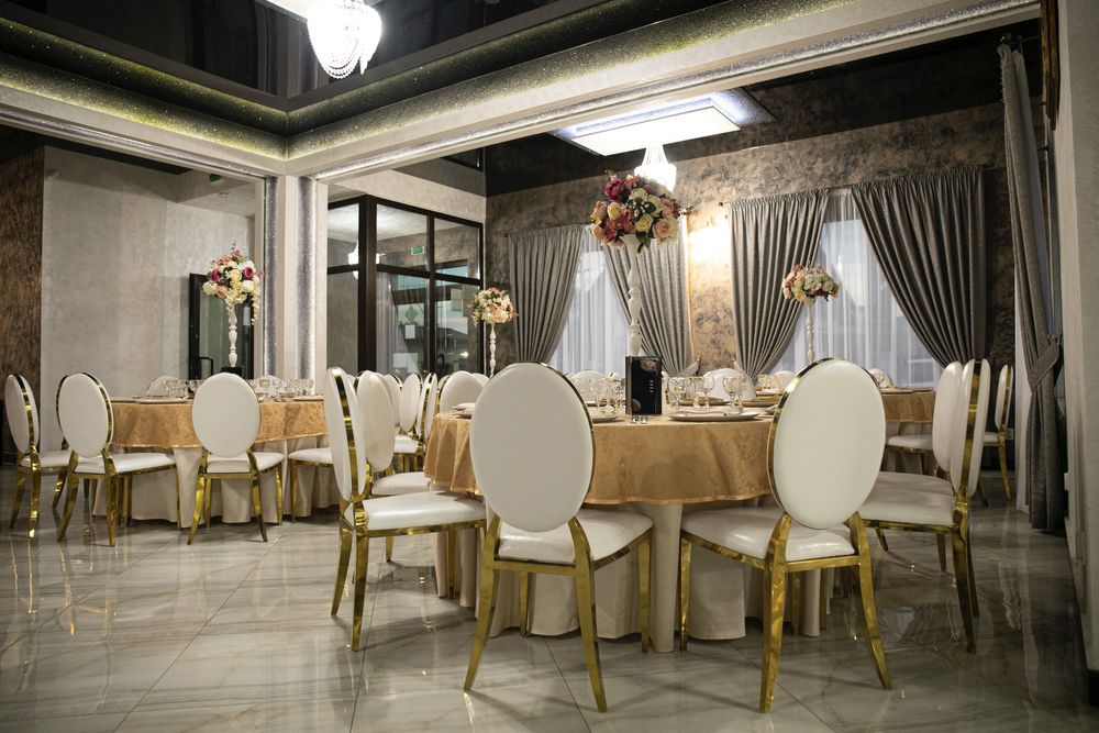 Vand Restaurant+Locuinta in sat Costi