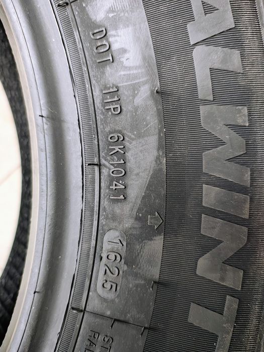 2 Anvelope iarna Noi 215/65 R1555c