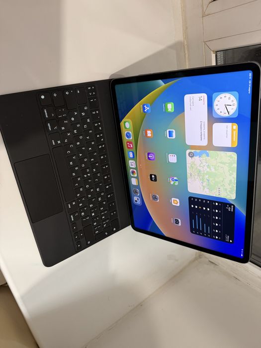 Ipad pro 12.9 5 m1 256 gb 90%акб + magic keyboard