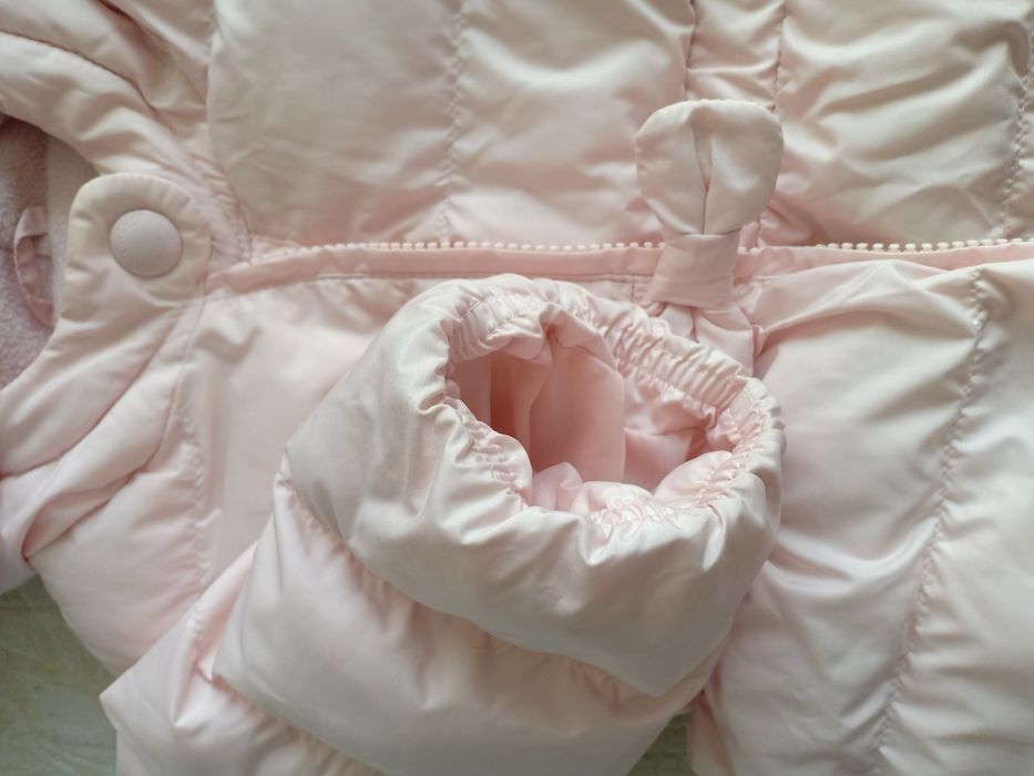 Продам детскую курточку на девочку