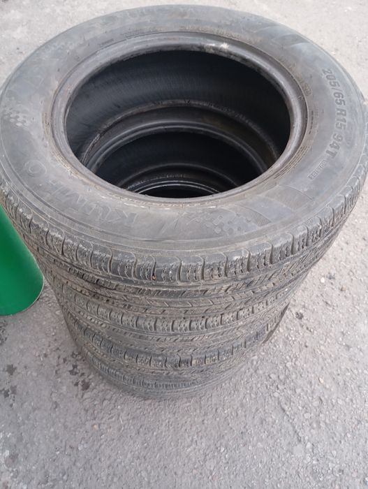 Шины Kumho 205/65R15 в хорошем состоянии на Chevrolet Cobalt Caddy
