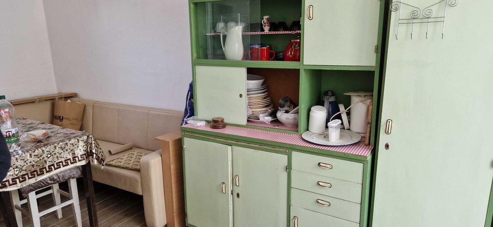 Vând casa la țară